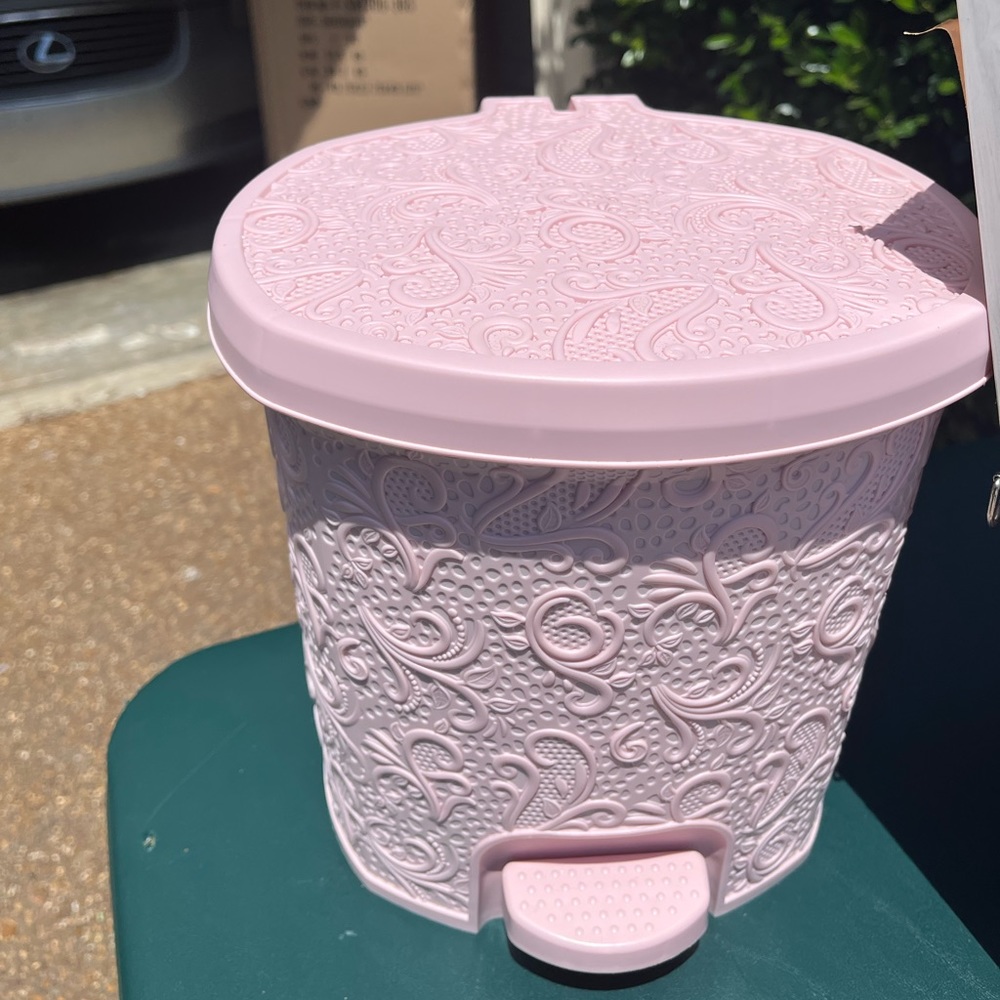 Miniature Pink Garbage